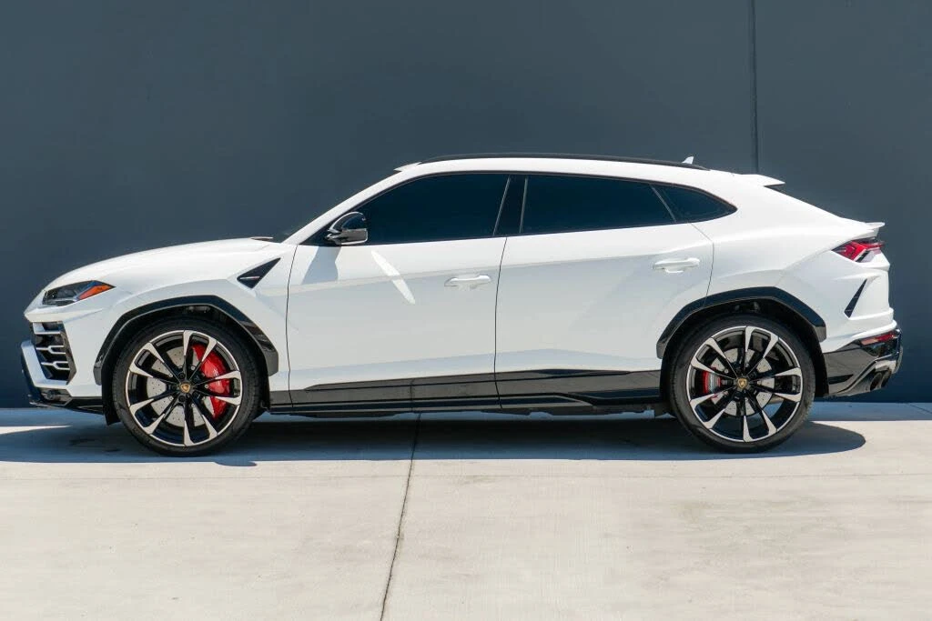 2021 Lamborghini Urus - Image 2 of 31