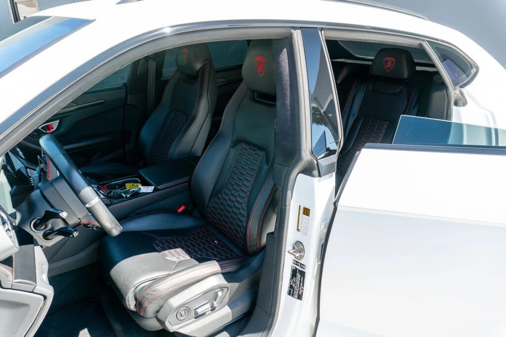 2021 Lamborghini Urus - Image 11 of 31