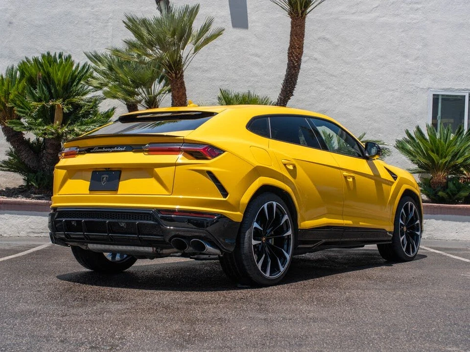 2021 Lamborghini Urus - Image 3 of 31