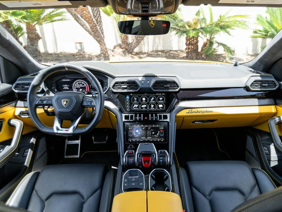2021 Lamborghini Urus - Image 7 of 31
