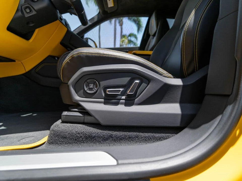 2021 Lamborghini Urus - Image 16 of 31