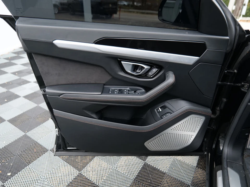 2021 Lamborghini Urus - Image 12 of 31