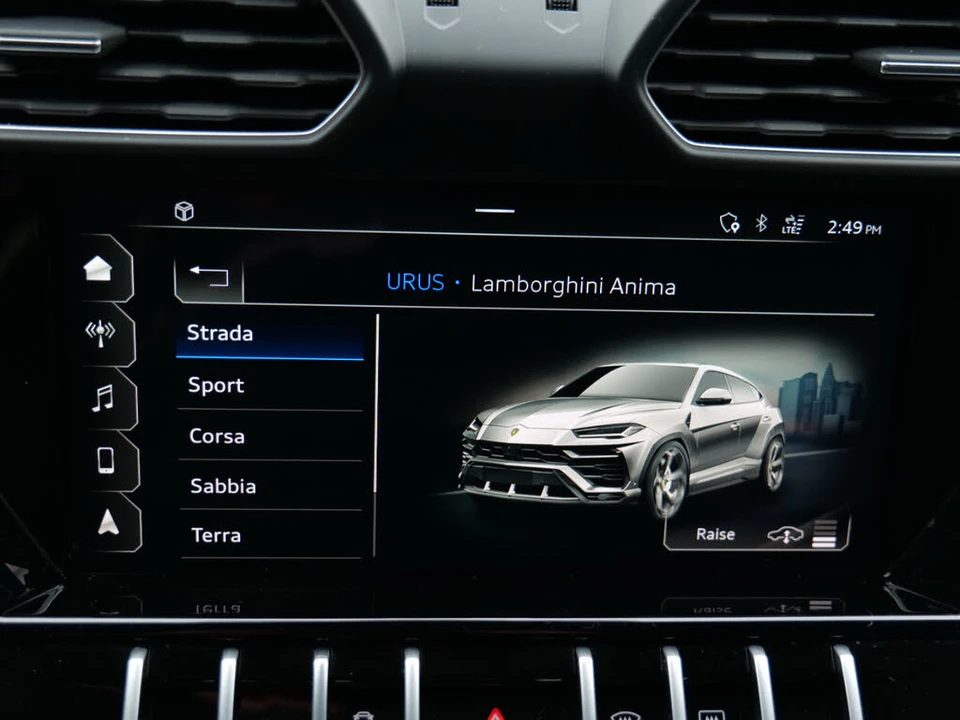 2021 Lamborghini Urus - Image 28 of 31