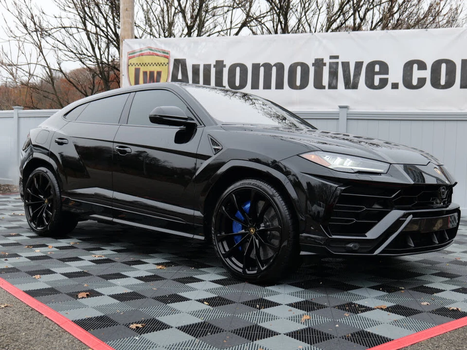 2021 Lamborghini Urus - Image 2 of 31
