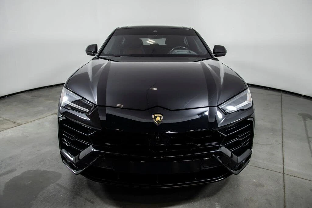 2021 Lamborghini Urus - Image 2 of 31