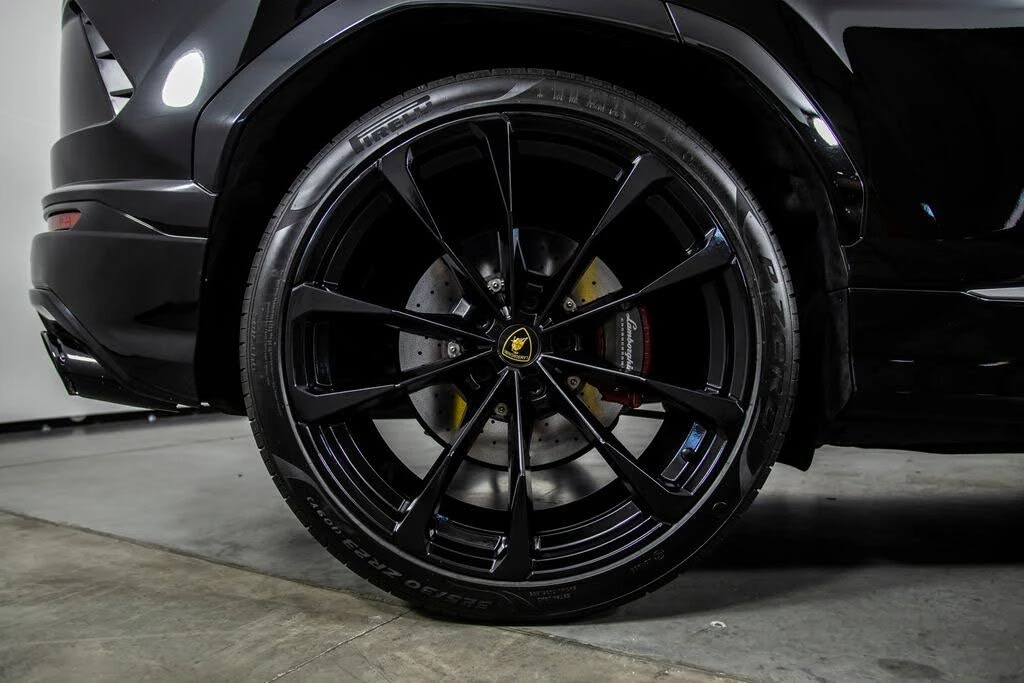 2021 Lamborghini Urus - Image 17 of 31