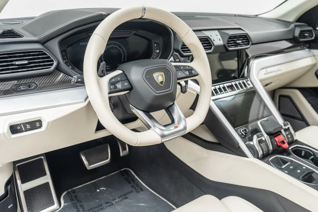 2021 Lamborghini Urus - Image 13 of 31