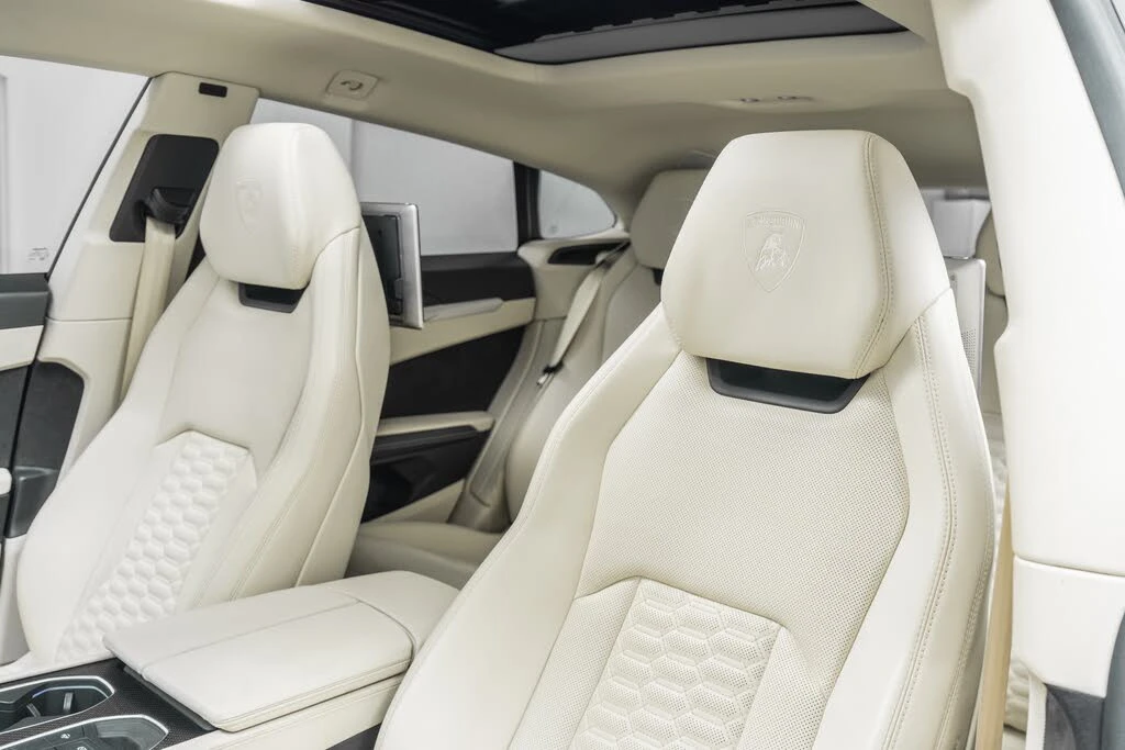 2021 Lamborghini Urus - Image 26 of 31