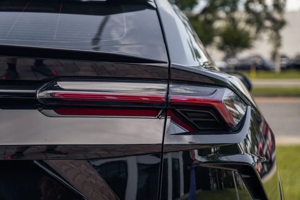 2021 Lamborghini Urus - Image 13 of 31