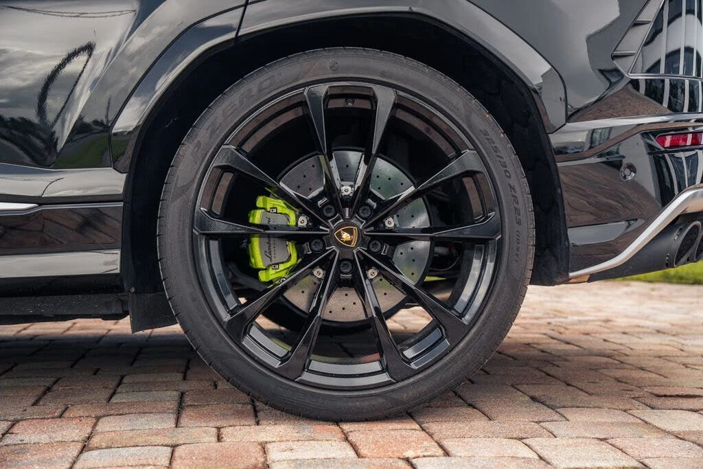2021 Lamborghini Urus - Image 17 of 31