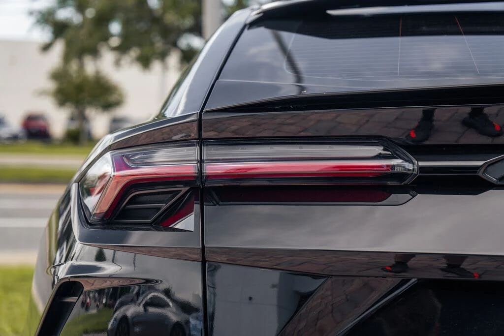 2021 Lamborghini Urus - Image 12 of 31