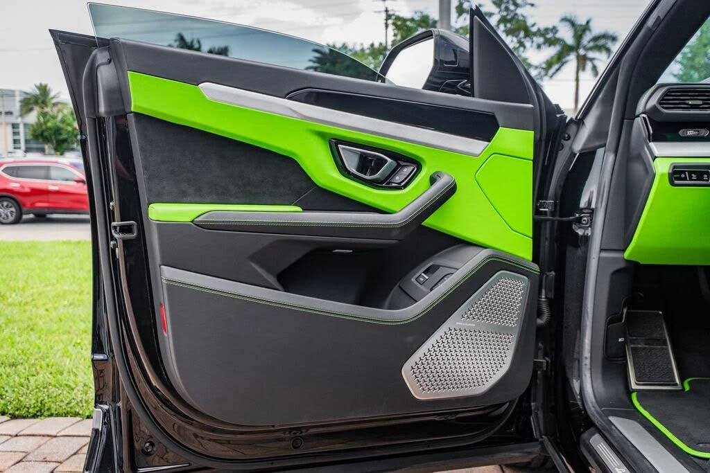 2021 Lamborghini Urus - Image 18 of 31
