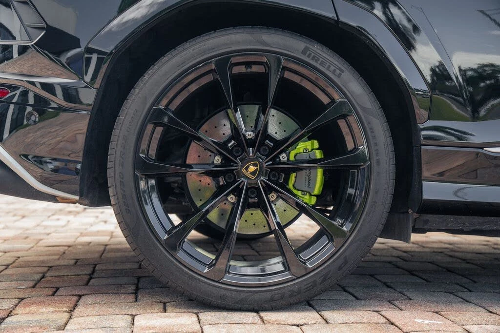 2021 Lamborghini Urus - Image 14 of 31