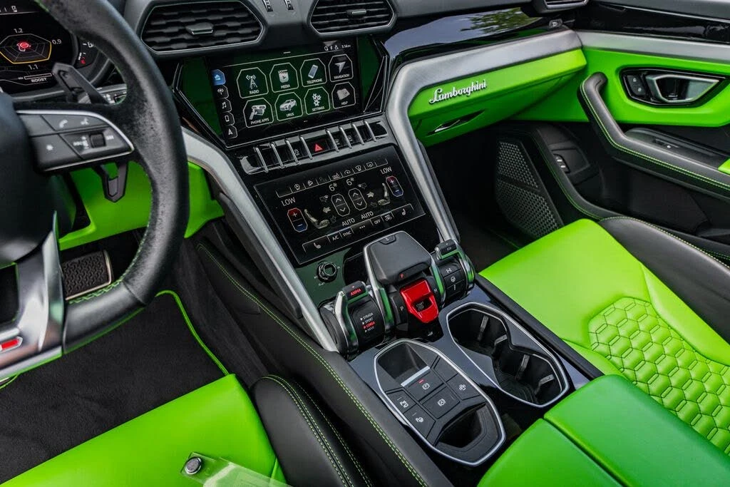 2021 Lamborghini Urus - Image 27 of 31