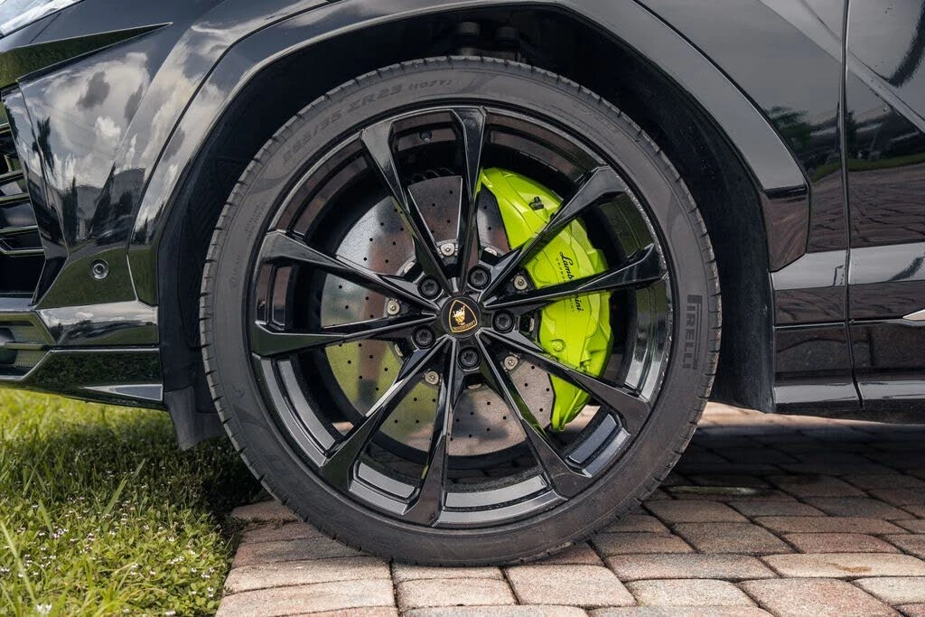 2021 Lamborghini Urus - Image 16 of 31