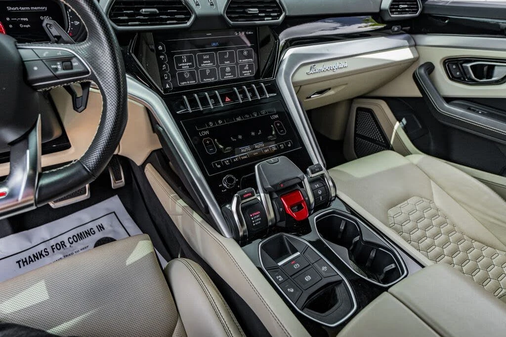 2021 Lamborghini Urus - Image 28 of 31
