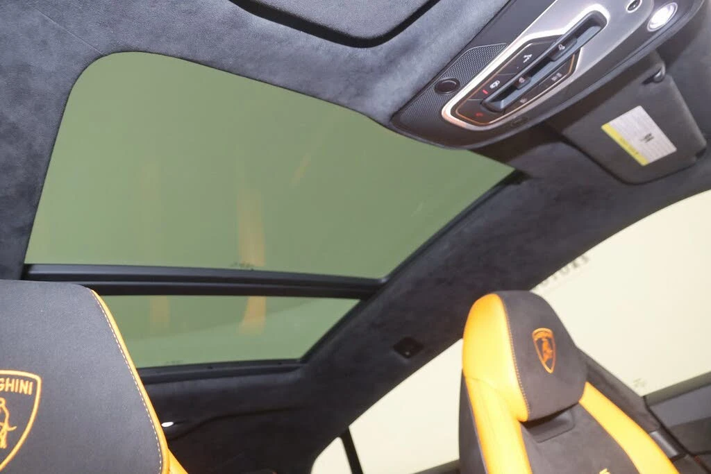 2021 Lamborghini Urus - Image 12 of 31