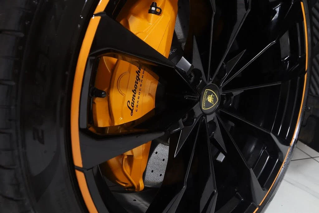 2021 Lamborghini Urus - Image 23 of 31