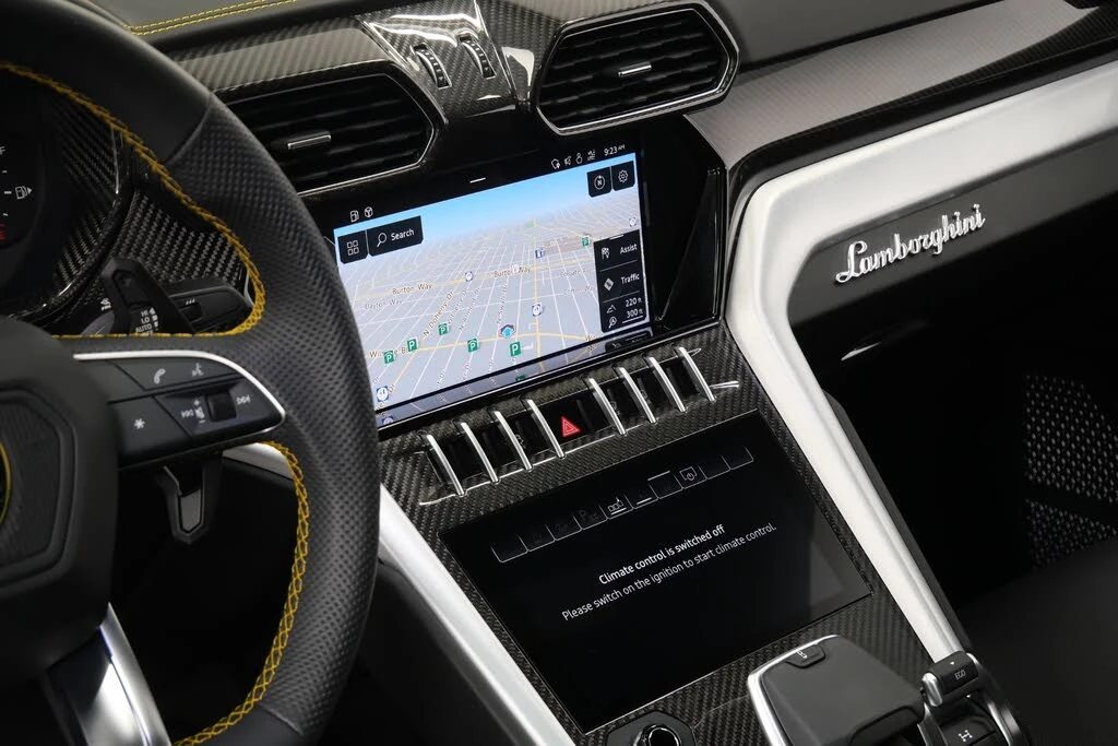 2021 Lamborghini Urus - Image 17 of 31