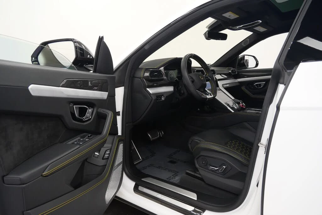 2021 Lamborghini Urus - Image 23 of 31