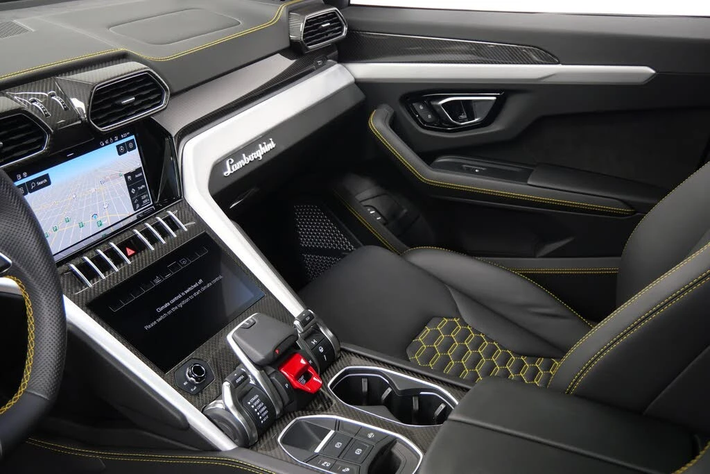 2021 Lamborghini Urus - Image 26 of 31