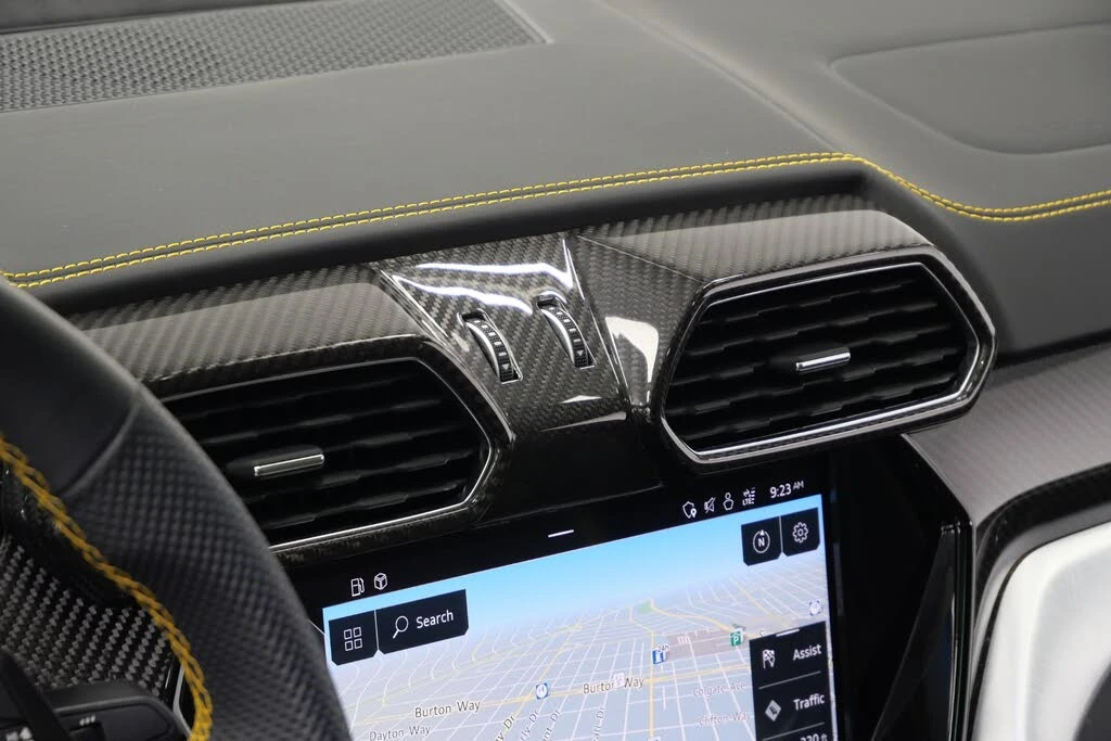 2021 Lamborghini Urus - Image 28 of 31