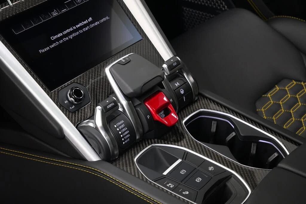 2021 Lamborghini Urus - Image 27 of 31