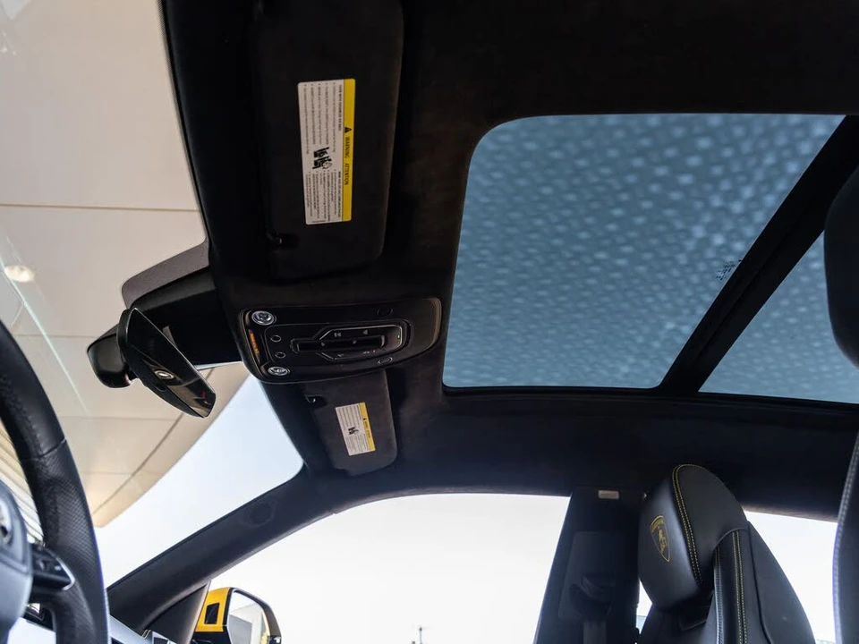 2021 Lamborghini Urus - Image 27 of 31