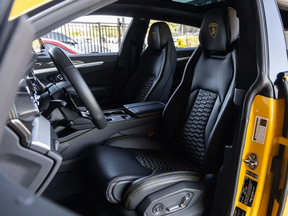 2021 Lamborghini Urus - Image 29 of 31
