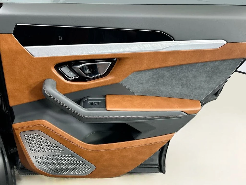 2021 Lamborghini Urus - Image 26 of 31