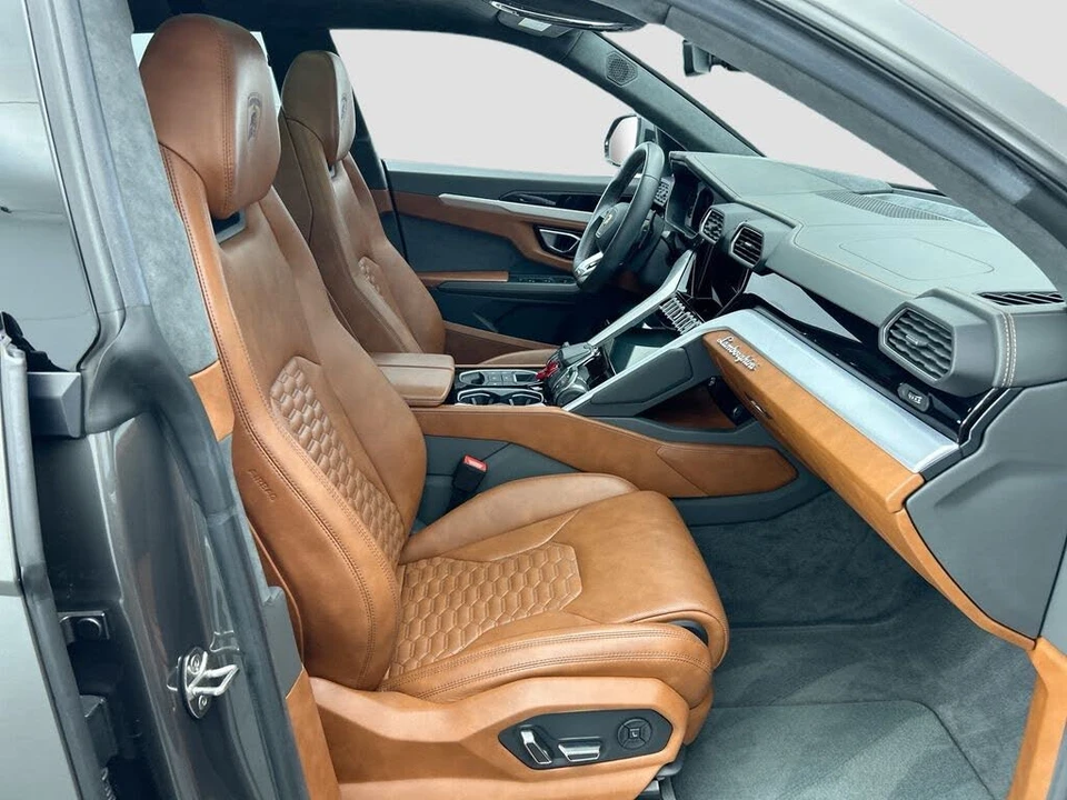 2021 Lamborghini Urus - Image 19 of 31