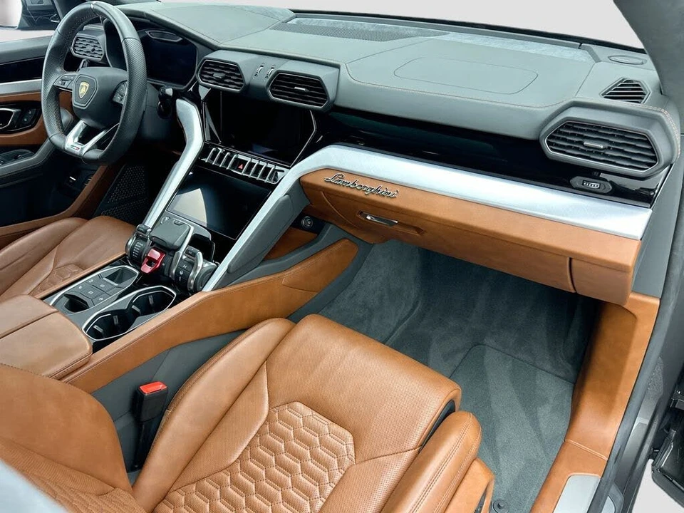 2021 Lamborghini Urus - Image 16 of 31