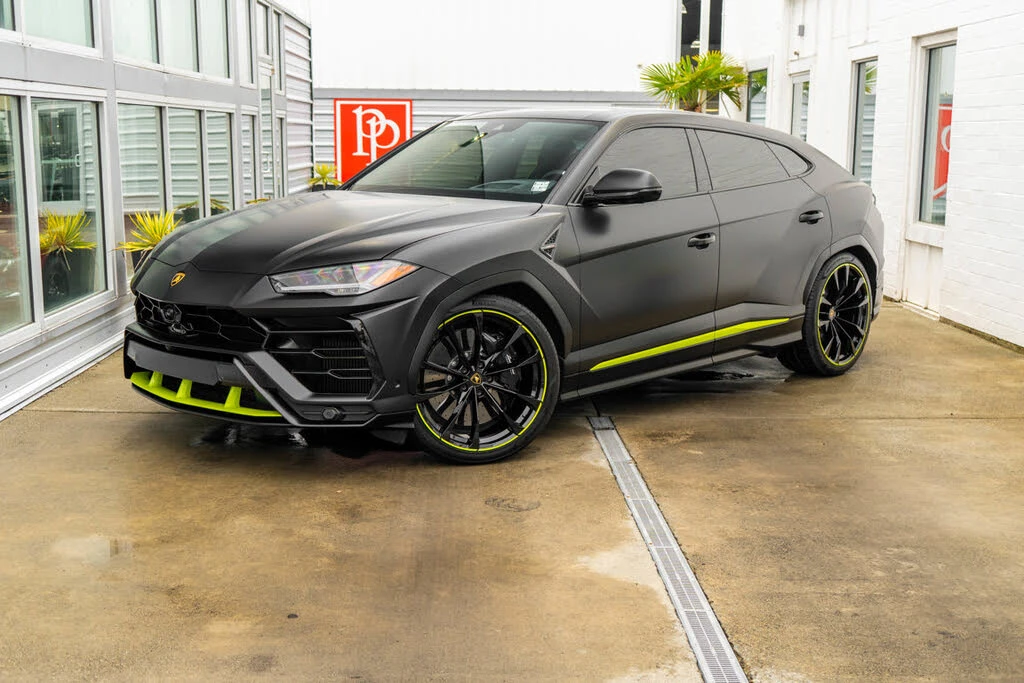 2021 Lamborghini Urus - Image 2 of 31