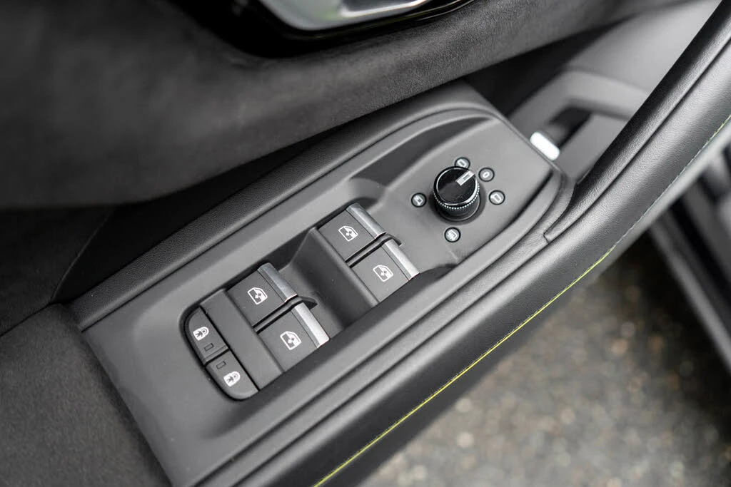 2021 Lamborghini Urus - Image 13 of 31