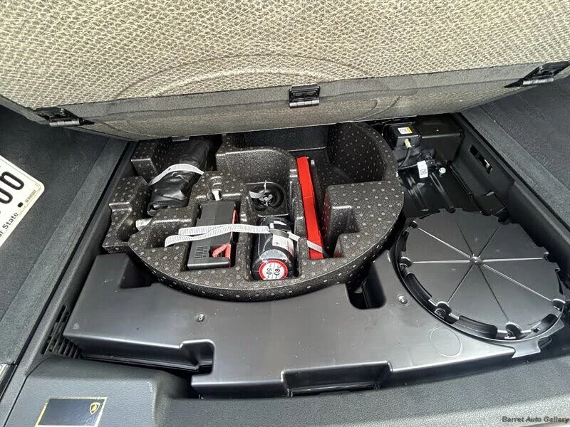 2021 Lamborghini Urus - Image 28 of 31