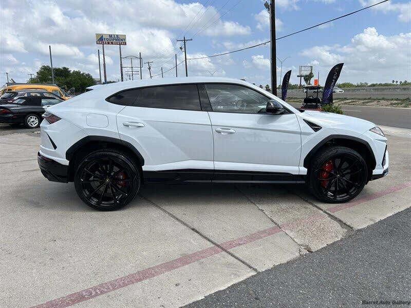 2021 Lamborghini Urus - Image 5 of 31