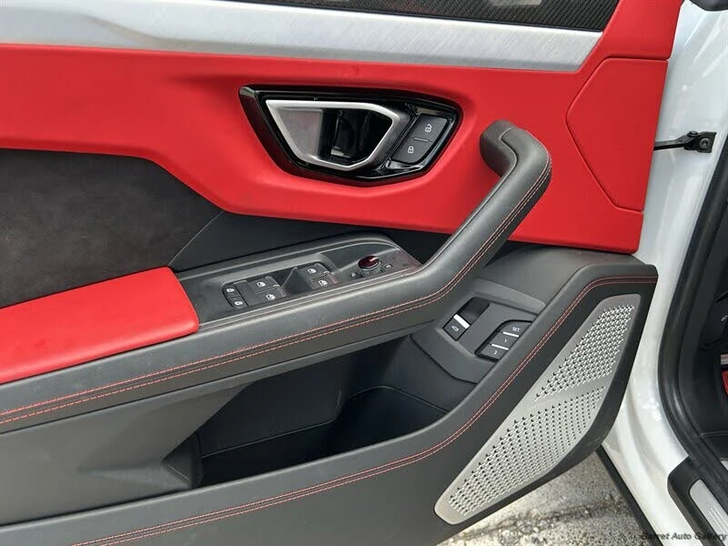 2021 Lamborghini Urus - Image 14 of 31