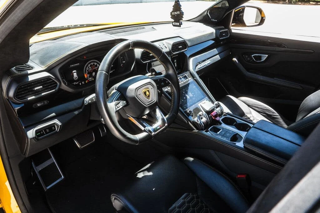 2021 Lamborghini Urus - Image 21 of 31