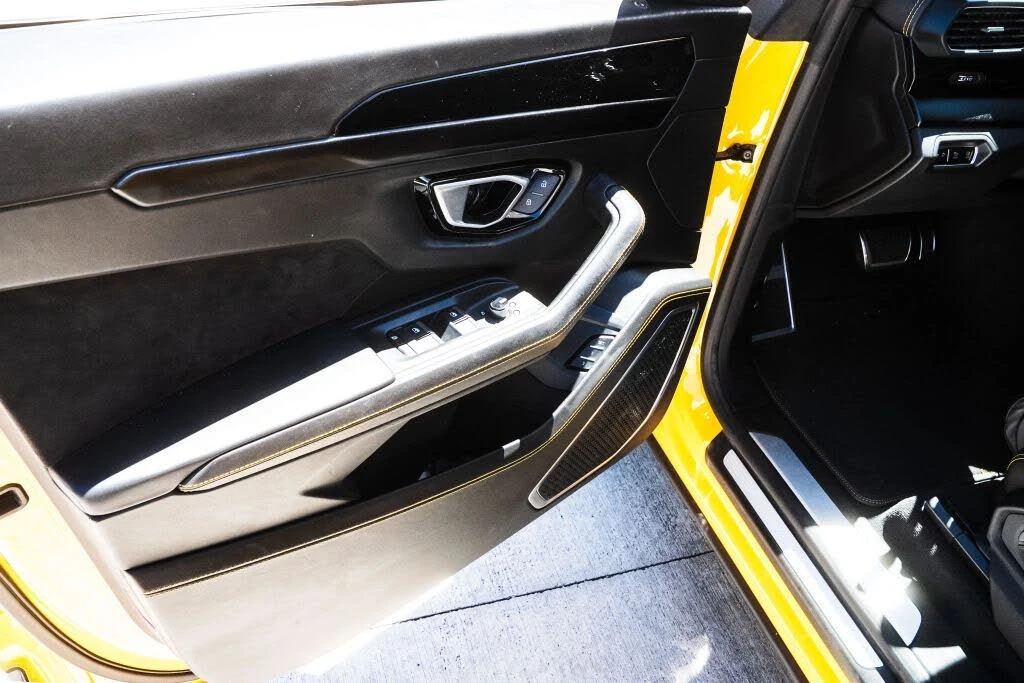 2021 Lamborghini Urus - Image 24 of 31