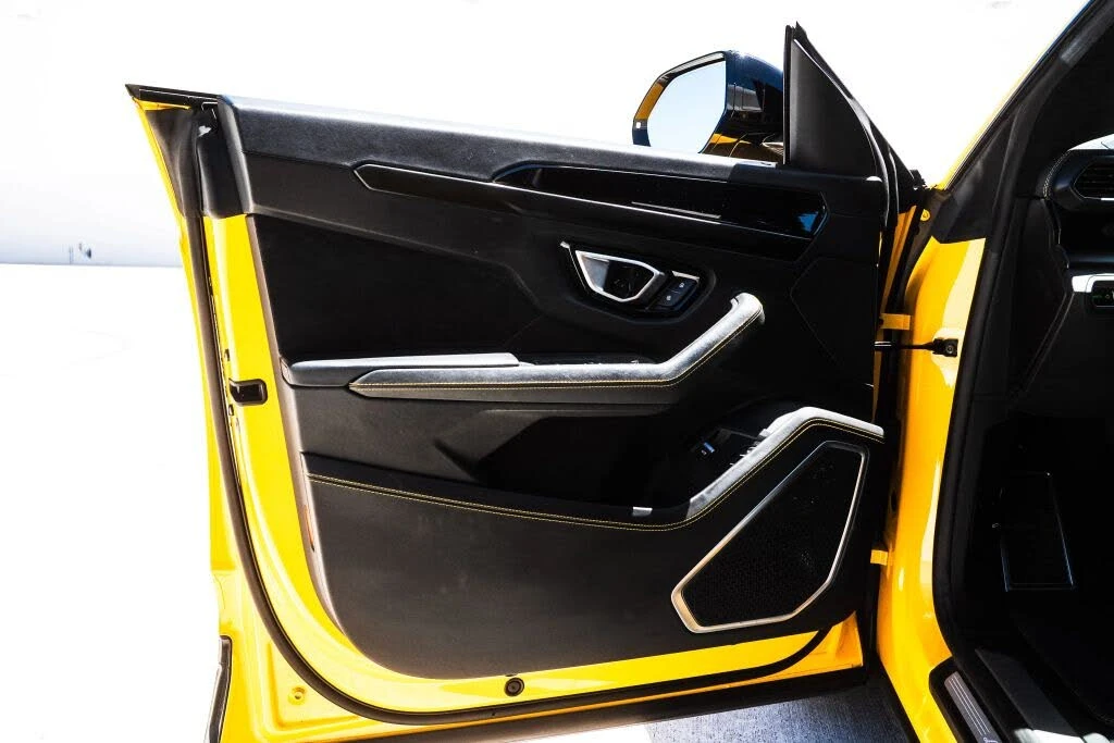 2021 Lamborghini Urus - Image 23 of 31