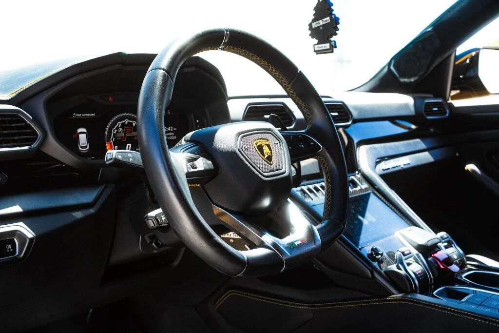 2021 Lamborghini Urus - Image 22 of 31