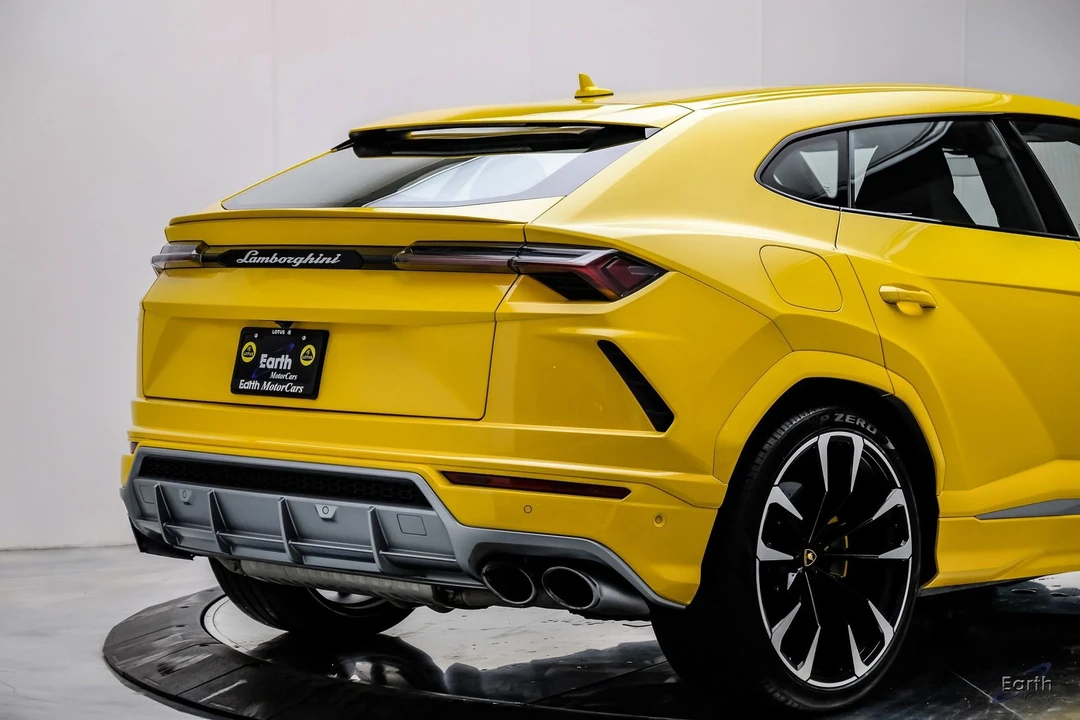2021 Lamborghini Urus - Image 17 of 31