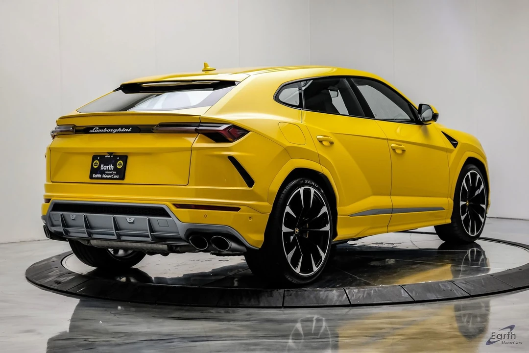 2021 Lamborghini Urus - Image 16 of 31
