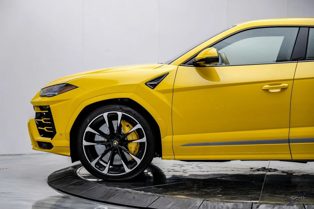 2021 Lamborghini Urus - Image 8 of 31