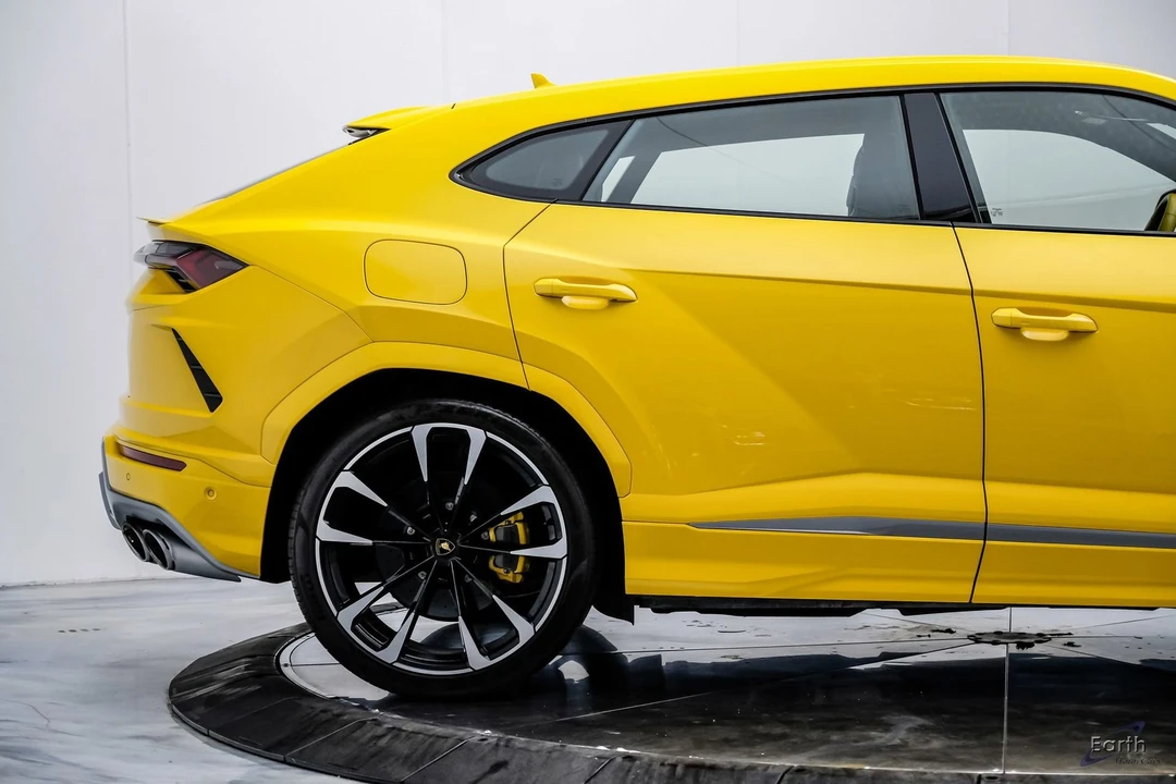 2021 Lamborghini Urus - Image 20 of 31