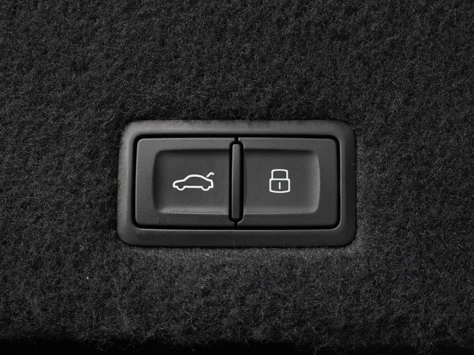 2021 Lamborghini Urus - Image 11 of 20