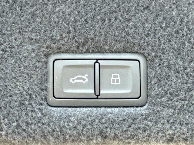2021 Lamborghini Urus - Image 16 of 19