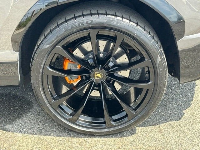 2021 Lamborghini Urus - Image 17 of 19