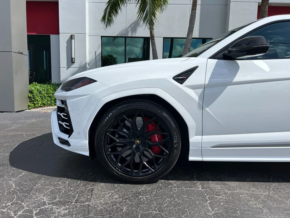 2021 Lamborghini Urus - Image 16 of 31