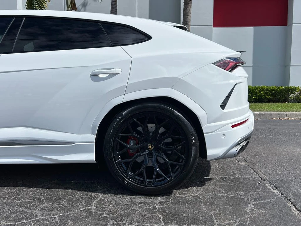2021 Lamborghini Urus - Image 18 of 31